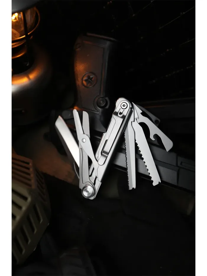WETACTICS Forerunner 8-in-1 multitool with all tools deployed