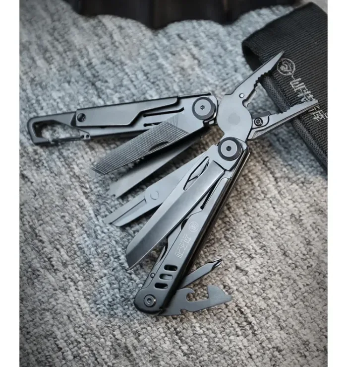 WETACTICS Guardian 16-in-1 Multitool with all tools deployed